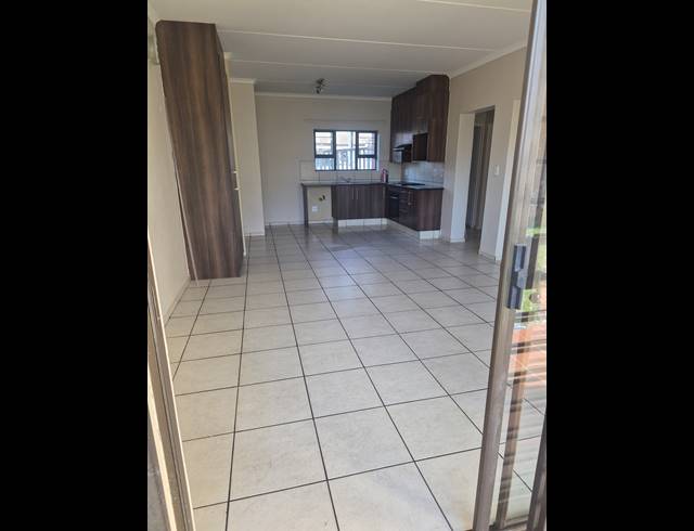 2 bed property to rent in BARBEQUE DOWNS